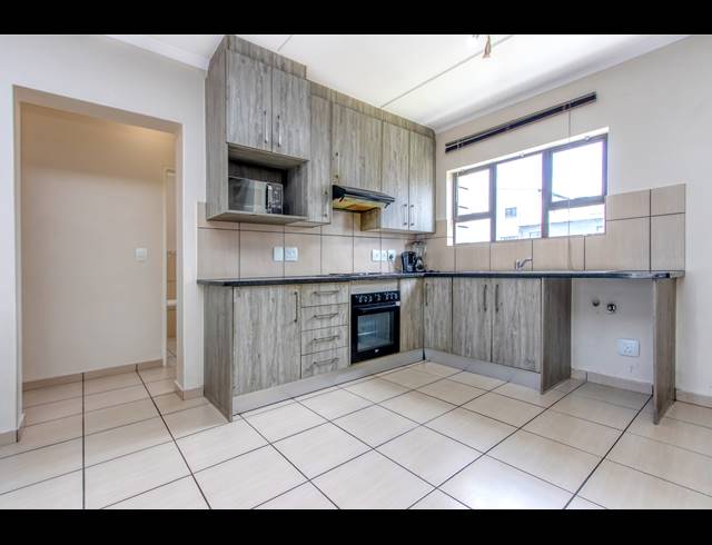 3 BEDROOM SECTIONAL TITLE FOR SALE IN BARBEQUE DOWNS